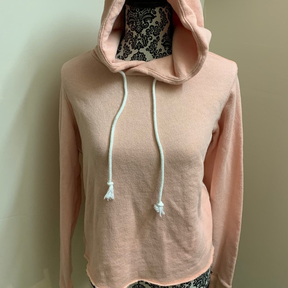 Abercrombie & Fitch Tops - Abercrombie & Fitch Peach Hooded Crop Sweatshirt
